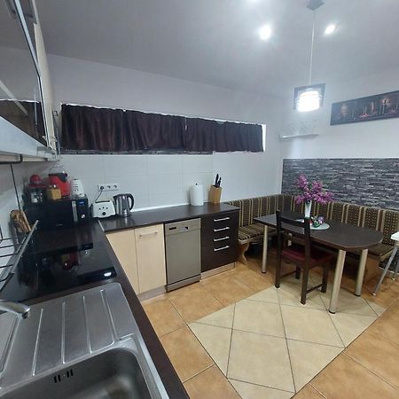 Morrison Apartments Миеркуря Чук Екстериор снимка