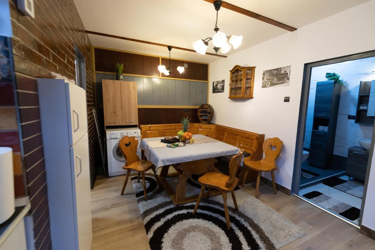 Morrison Apartments Миеркуря Чук Екстериор снимка
