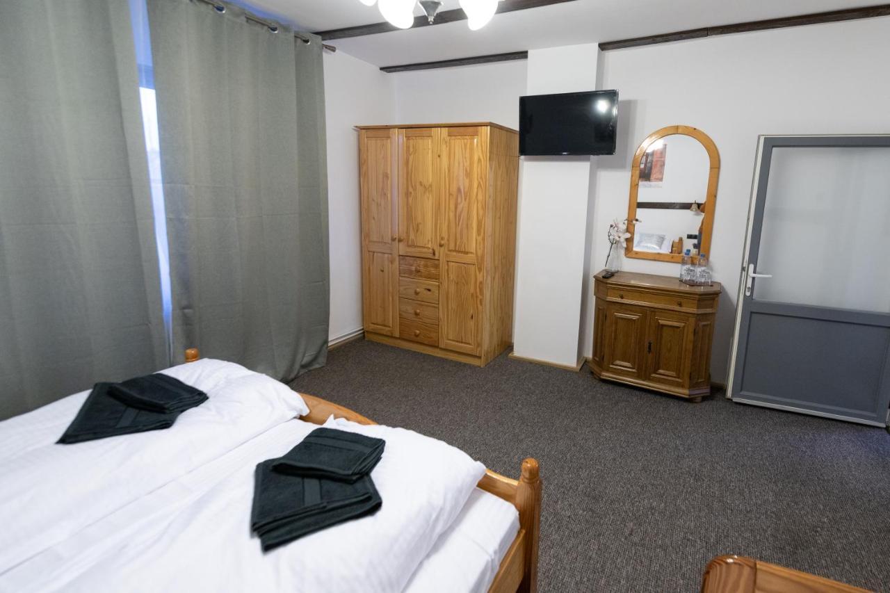 Morrison Apartments Миеркуря Чук Екстериор снимка