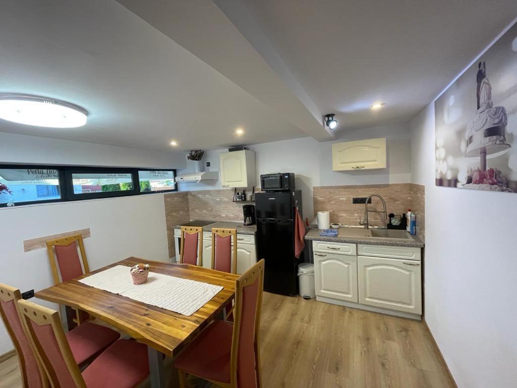 Morrison Apartments Миеркуря Чук Екстериор снимка