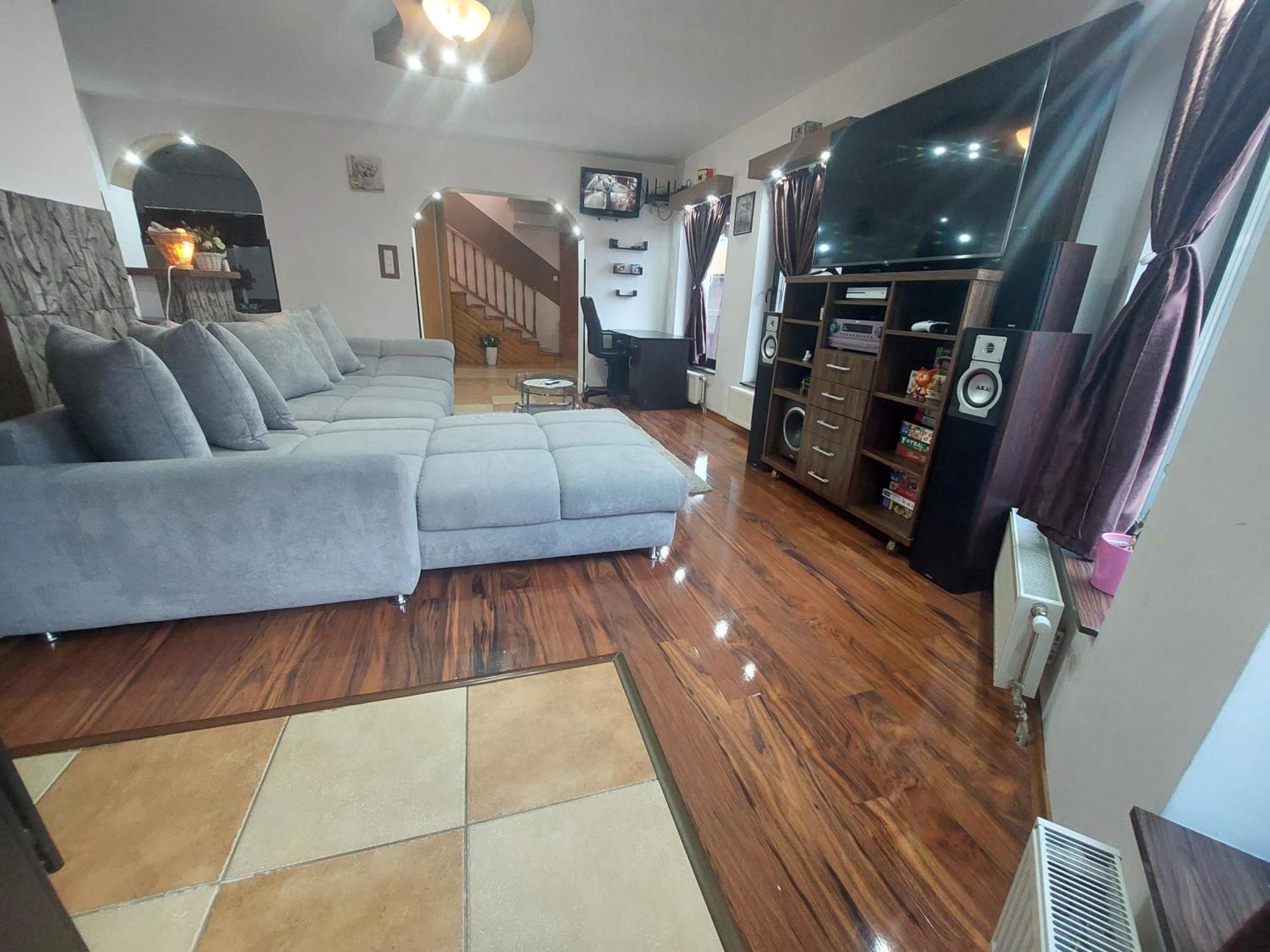 Morrison Apartments Миеркуря Чук Екстериор снимка