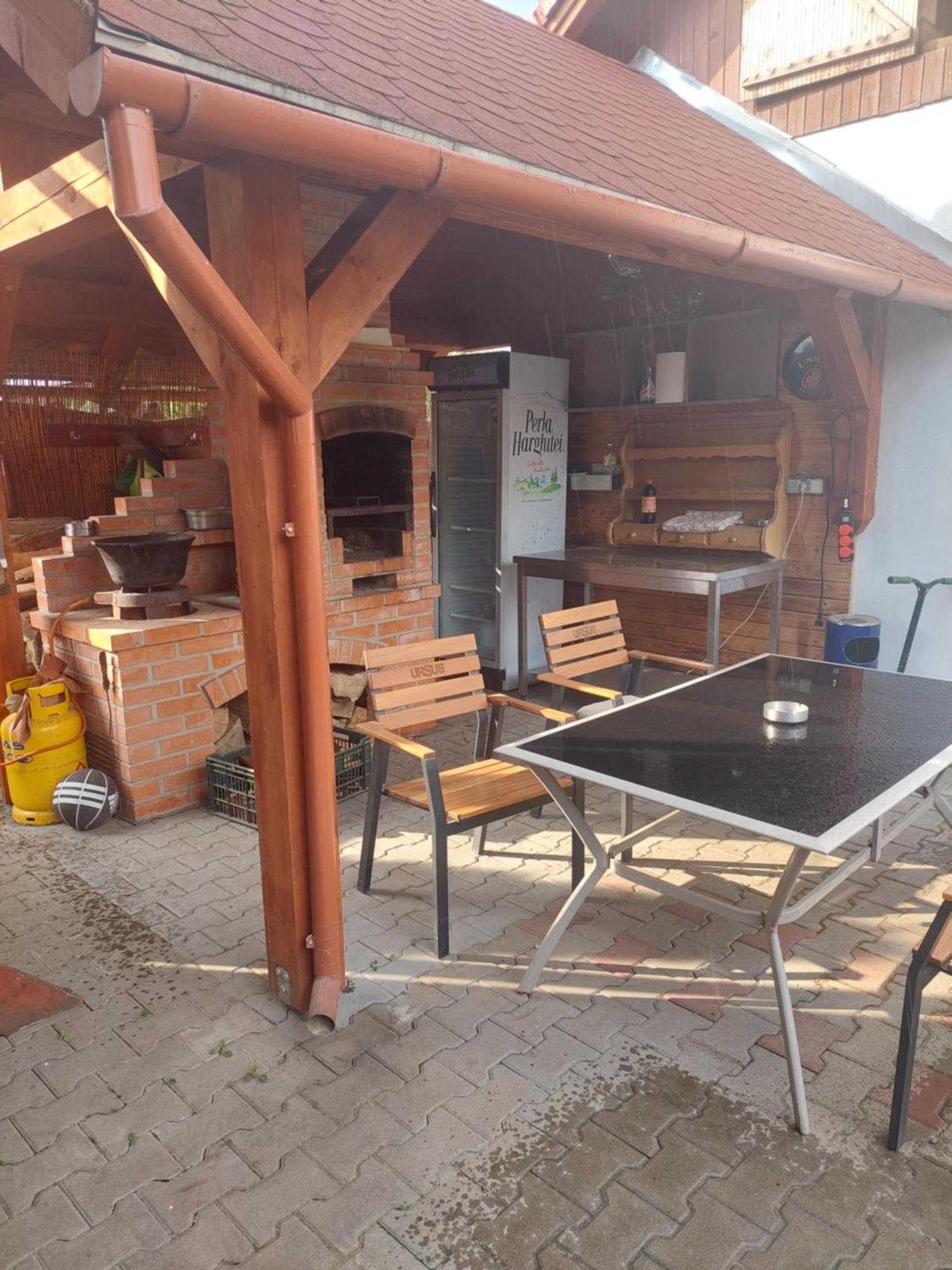 Morrison Apartments Миеркуря Чук Екстериор снимка
