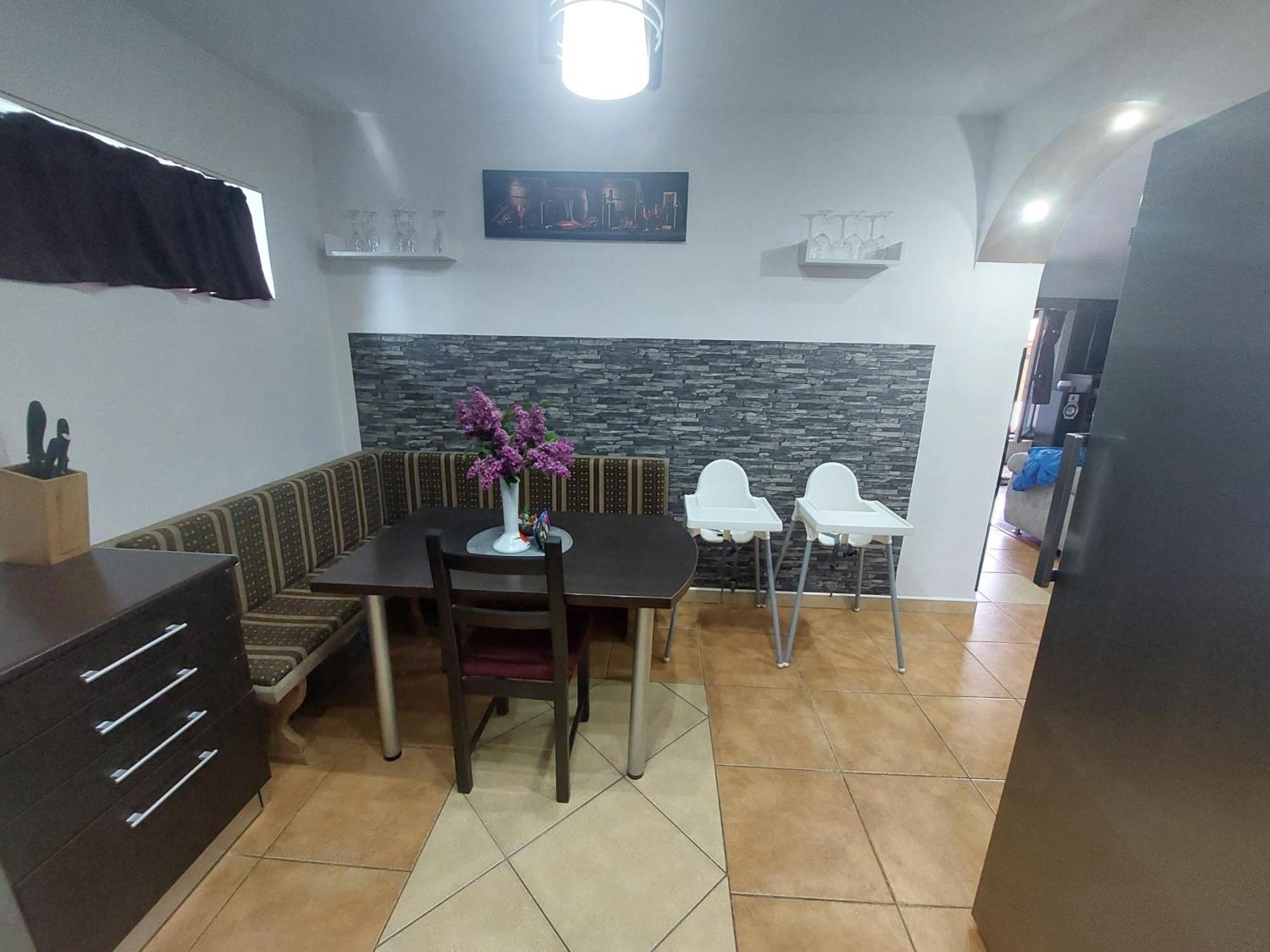 Morrison Apartments Миеркуря Чук Екстериор снимка